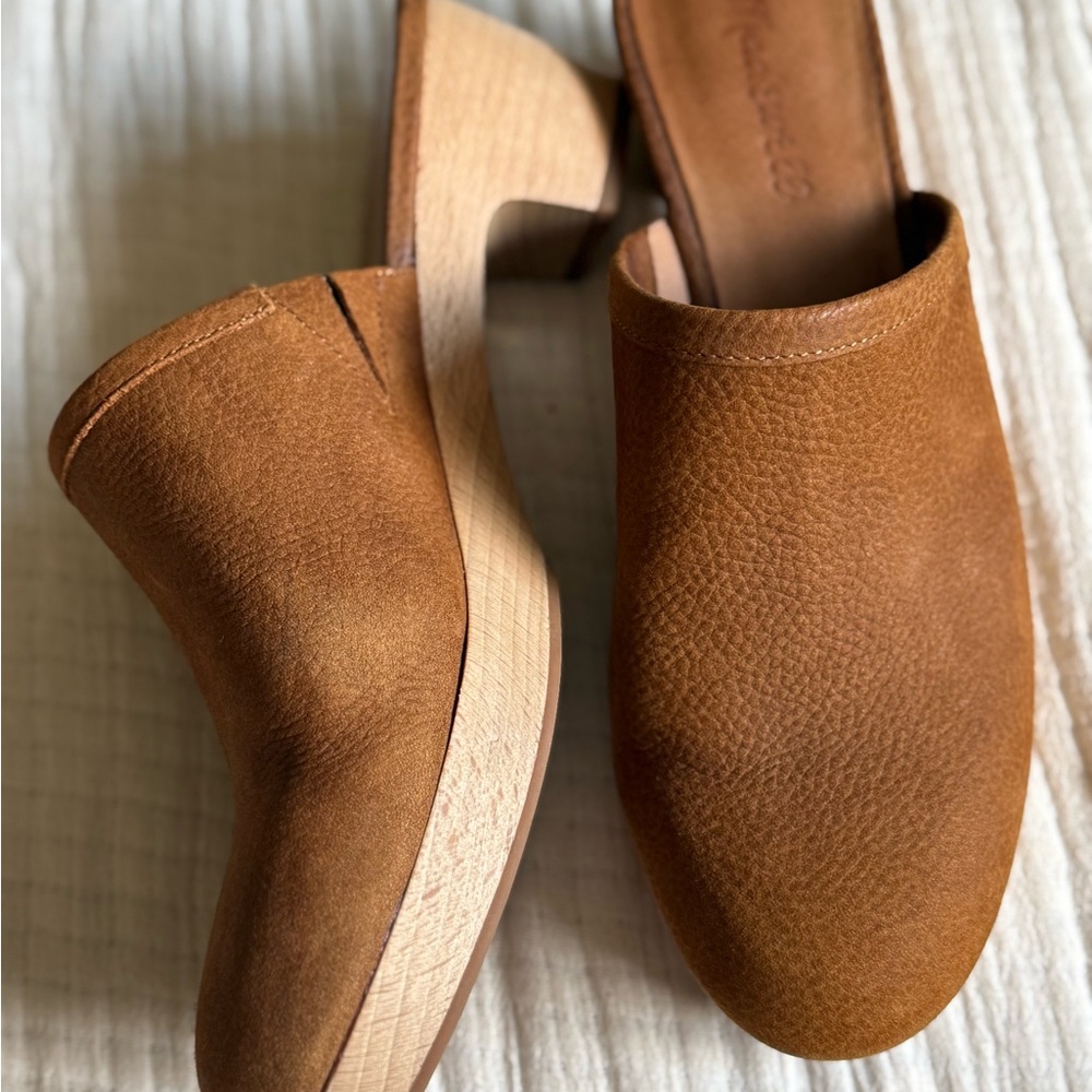 Madewell Ruby Clogs in Suede